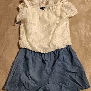 134526 My Michelle. Gals.demium and lace dress size large for kids the dress is